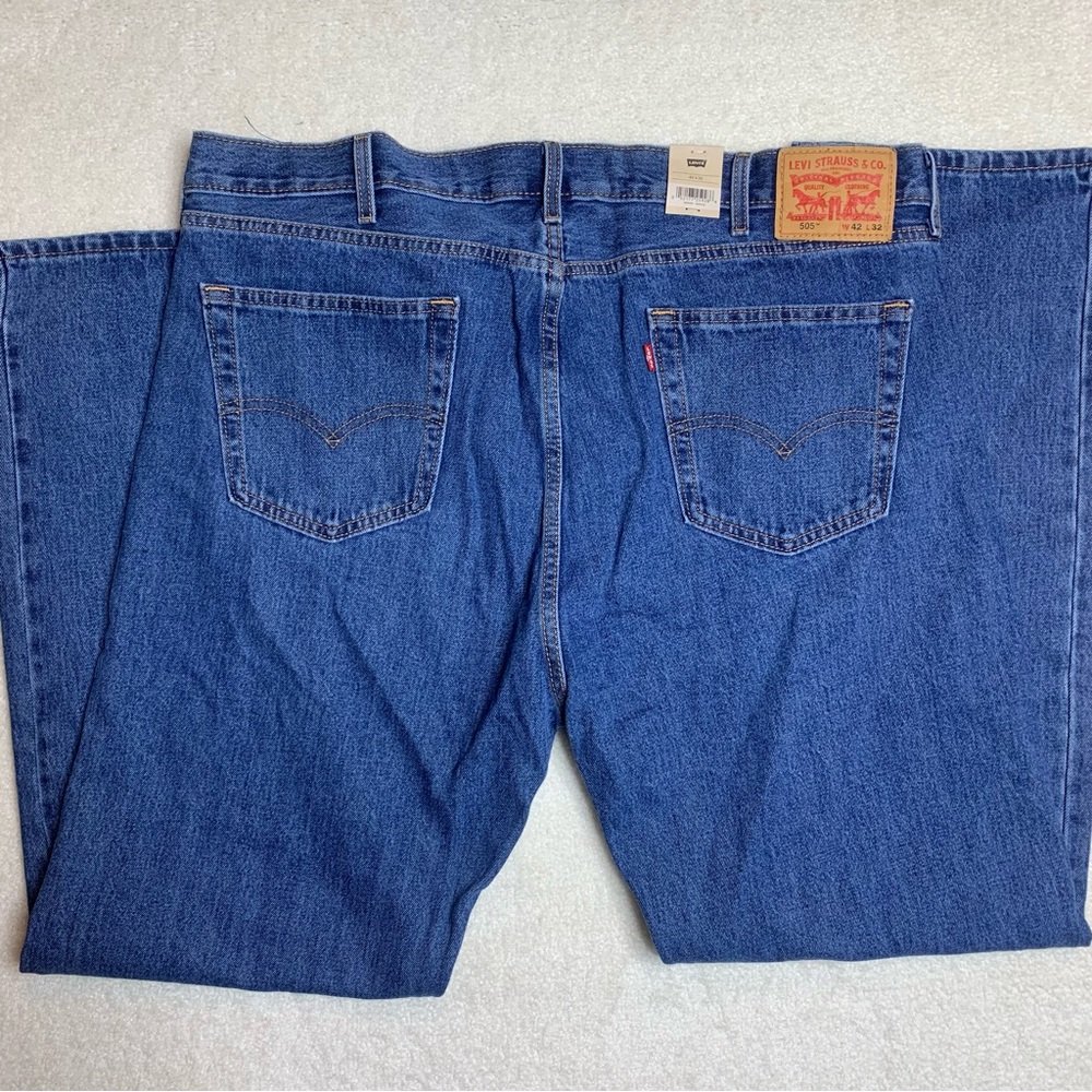 NWT! Men’s Levi’s Jeans - Picture 2 of 5